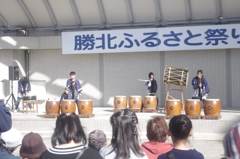 風神太鼓による力強いパフォーマンス=岡山県津山市で