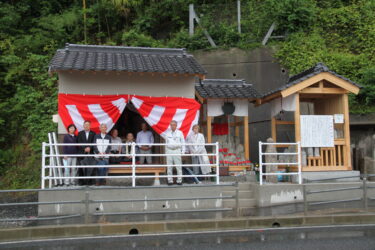 落慶した日限地蔵堂＝岡山県津山市で