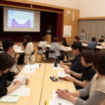 つやま西幼稚園の取り組みを紹介する金澤主査