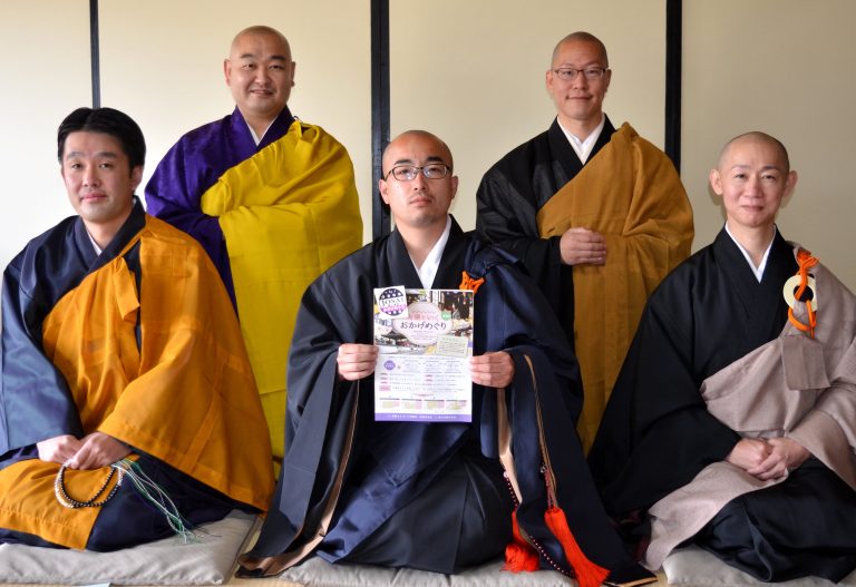 僧侶のガイドで巡る寺巡りツアー