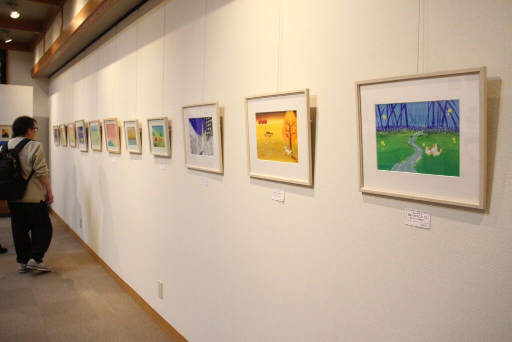 味わい深い作品約40点が並ぶ会場