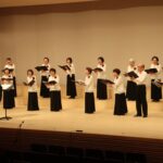 美しいハーモニーを響かせる一宮やまなみコーラス=岡山県津山市で