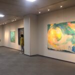 八木さんの抽象画の大作「雨上がり・希望2018」