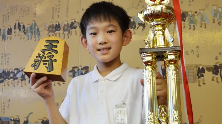 第45回「さなる杯小学生将棋名人戦決勝大会」準優勝の白石智也君（11）