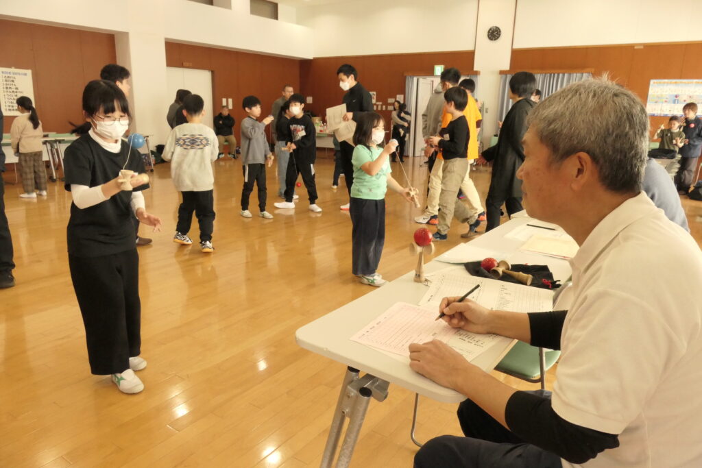 昇級検定に挑戦する子どもたち