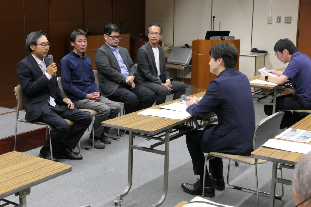 光井市長と意見を交わす地域おこし協力隊員