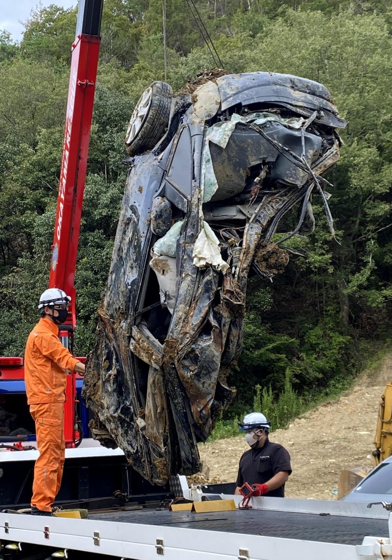 総社で５月に発生したひき逃げ事件の軽自動車を発見