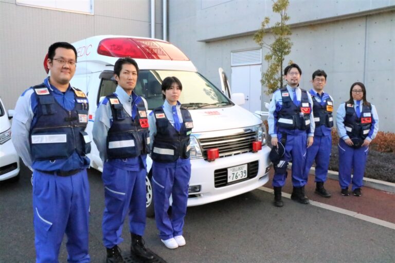 被災地支援に派遣された津山中央病院DMATのメンバー=岡山県津山市で