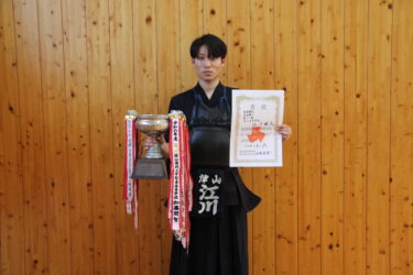 県予選で優勝しインターハイ出場権を獲得した津山高の江川さん＝岡山県津山市で
