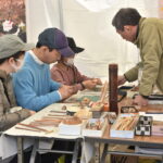 ワークショップを楽しむ来場者