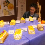宮古島市産のマンゴーを使用した8店の「津山ロール」夏バージョン