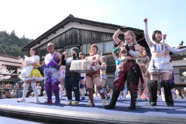 アジャコング参戦　「がいせん桜プロレス」　24人のレスラー激闘／岡山・新庄村　