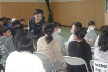 2016年リオ五輪で体操男子金メダル・白井健三さん　小学生らに講演会＆体操教室　市民約300人が参加／岡山・津山市