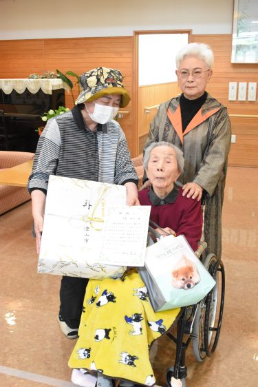 百歳河島さん