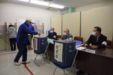 衆院選期日前投票