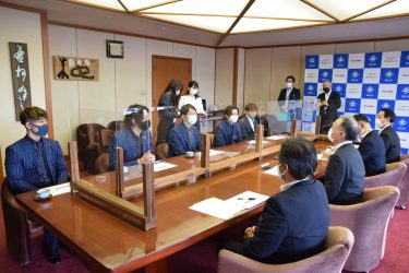 津山市 バスケットボール男子B3リーグ トライフープ岡山 市長表敬訪問