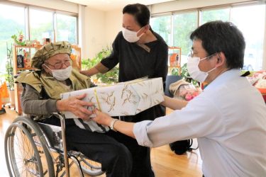 満100歳の誕生日 福島安男さん