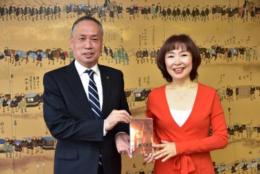 ひと散歩みち 雨谷麻世さん