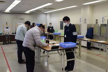 津山市長選の期日前投票