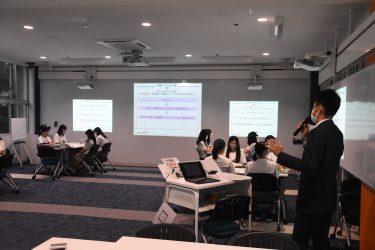 日本政策金融公庫職員　津山商業高校で出張授業