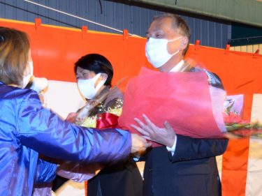 津山市長選谷口圭三氏当選