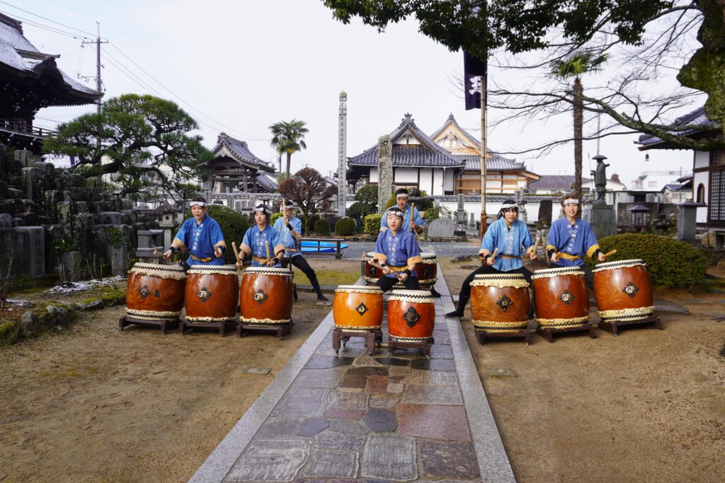 津山鶴丸太鼓の奉納