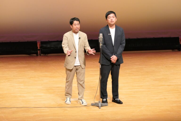 絶妙な毒舌で笑いを巻き起こすウエストランド=岡山県真庭市で