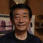 チラシ手にPRするHOSPITALSの西本さん=岡山県津山市で