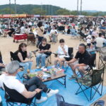 大勢の家族連れらでにぎわう久米郡ふるさと夏まつりの会場