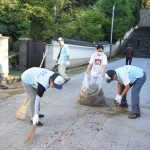 津山西ロータリークラブ（ＲＣ）、山北の津山中央公園グラウンドそばのロータリーの森で清掃奉仕活動