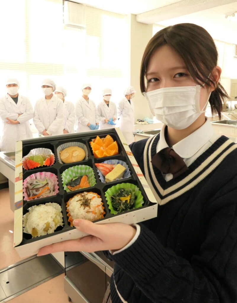 3年4組の生徒が手作りした弁当