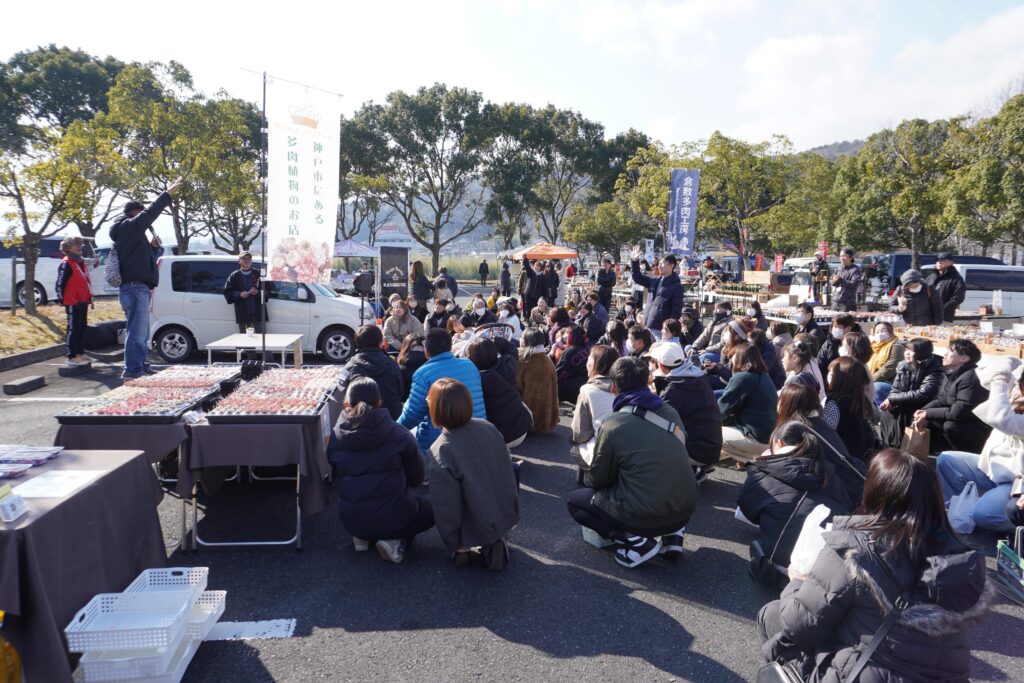 各店からのプレゼントをかけて盛り上がったじゃんけん大会