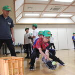 守備練習に励む参加者