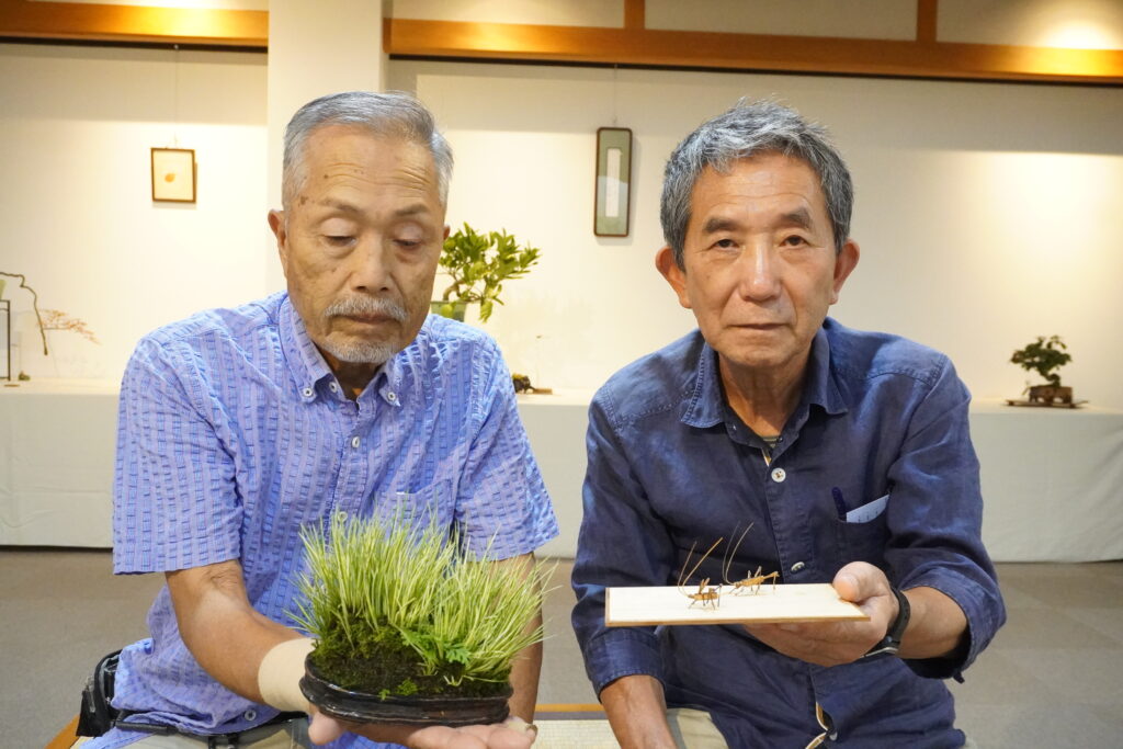 出展者の小林さん（右）と大森さん