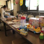 会場に展示された数々の保育用品