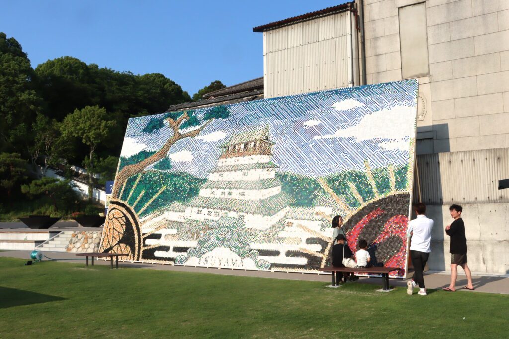 巨大アートでよみがえった津山城の天守