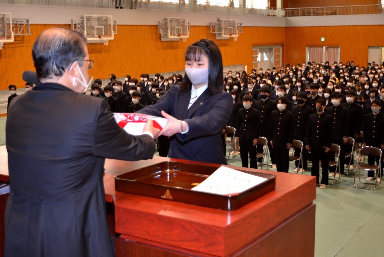 美作地域10高校で卒業式