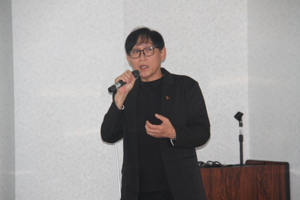 新規事業について説明する藤本代表理事