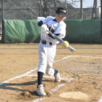 練習に取り組む政岡新之介選手=岡山県美咲町中央運動公園で