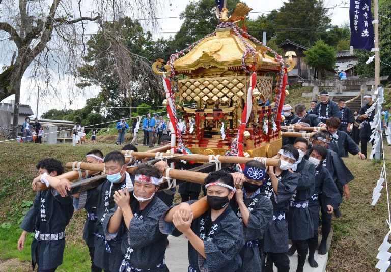 八幡神社（志戸部）、中谷神社（鏡野町中谷）での秋祭り