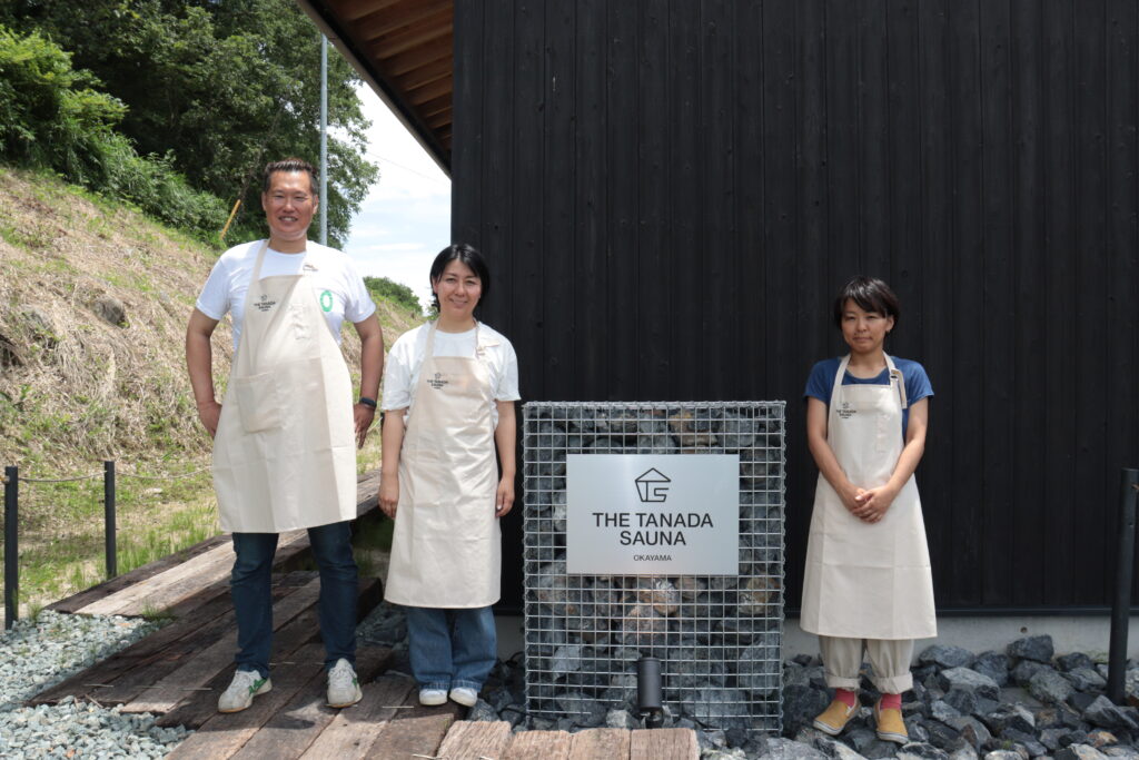 オーナーの小田切さんとスタッフたち