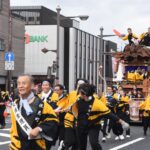 威勢よく練るだんじり