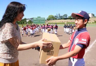 「学童軟式野球全国大会」協賛企業が大会参加予定だった小学生に菓子プレゼント／岡山県