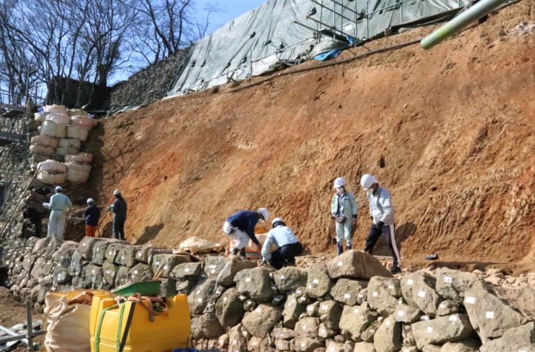 鶴山公園石垣修復工事