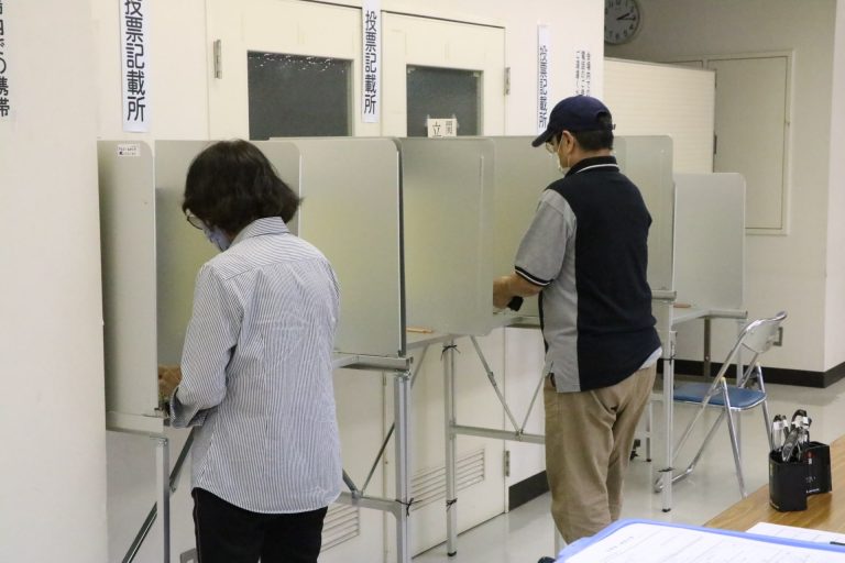 県知事選、期日前投票