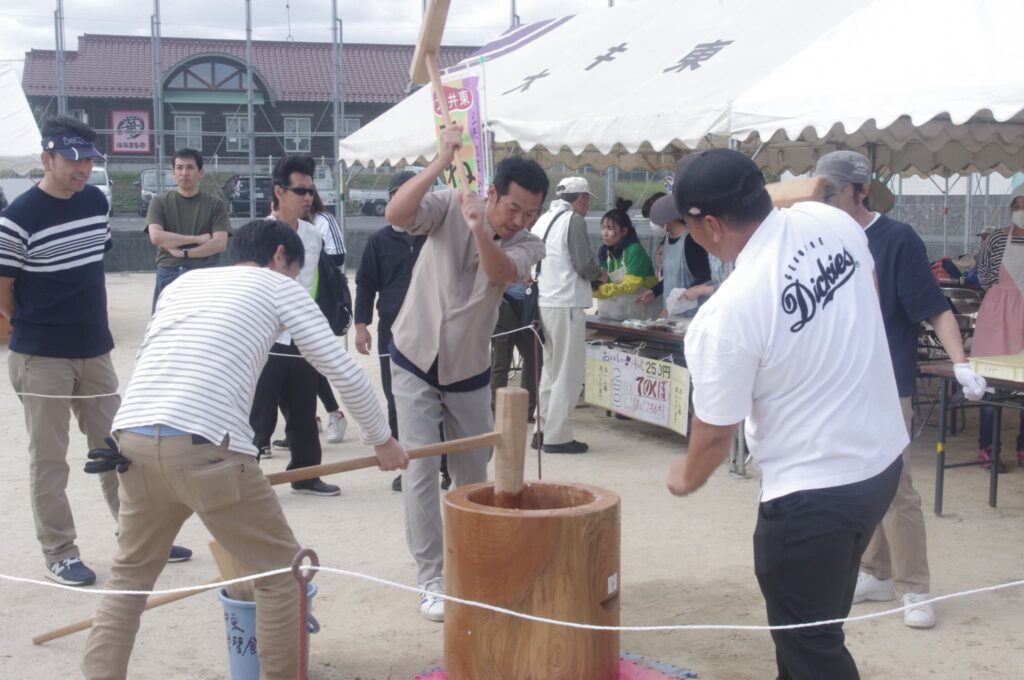 好評だったつきたて餅の提供