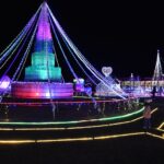 幻想風景を演出する大小約30基のオブジェ