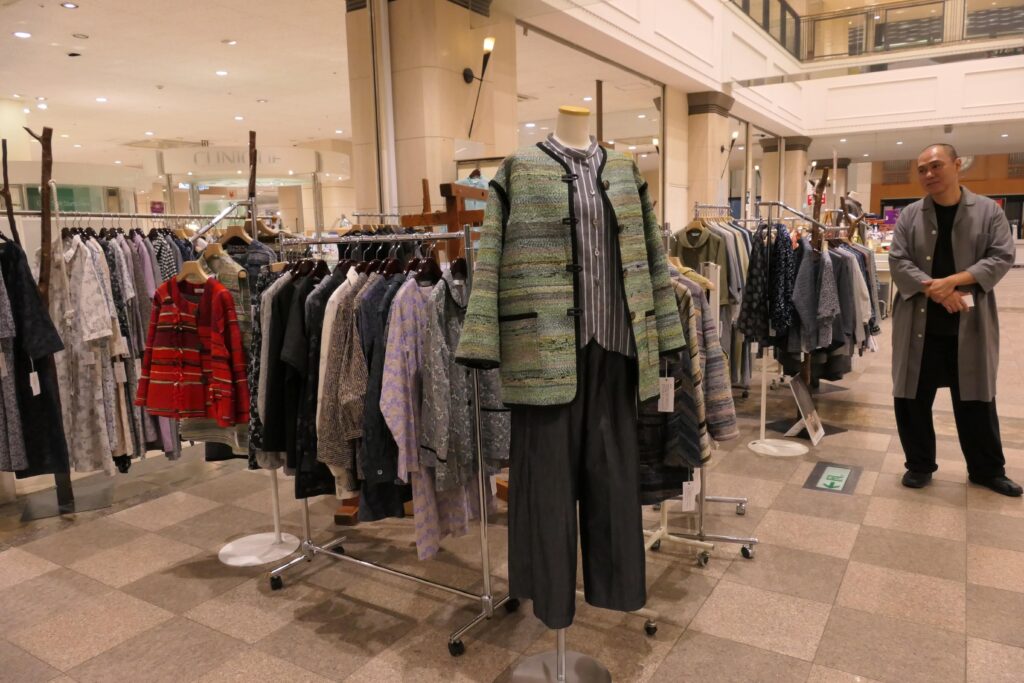 各社の個性が際立つ衣料品