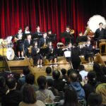 坂本さんと久米中学校吹奏楽部のオープニング演奏