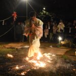 火の上を素足で歩く　火渡りの行　煩悩と厄を払い心身清め新年を迎える行事／岡山・津山市